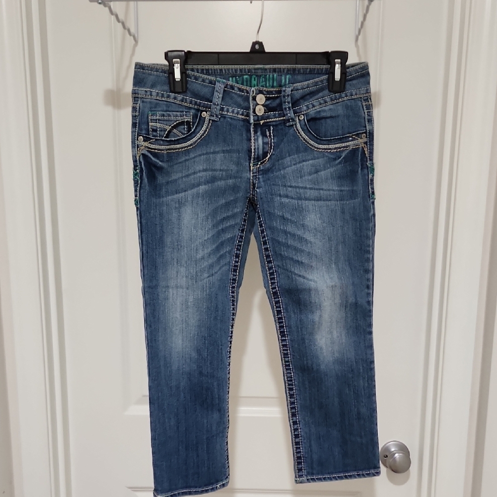 Stylish Blue Denim Cropped Jeans